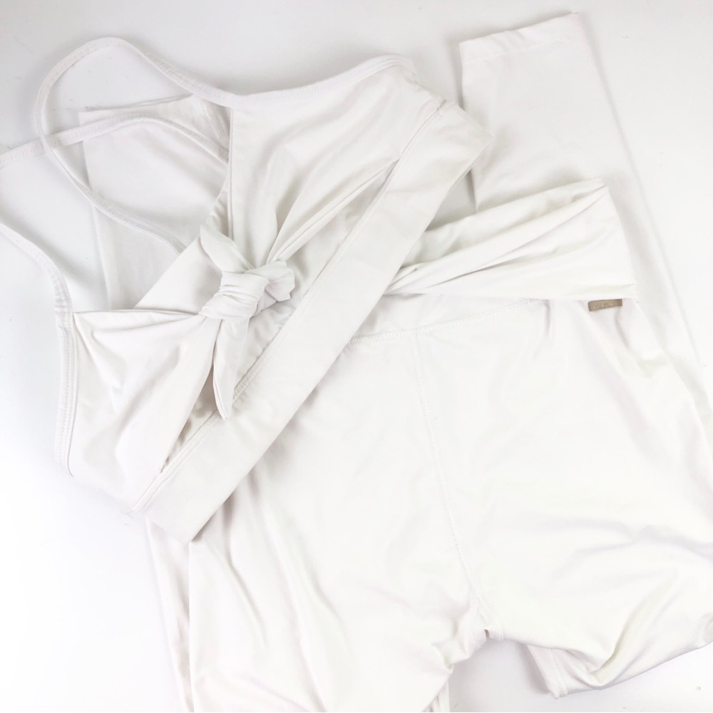 Alala Activewear Set Tie Bow Bra and‎ Legging Size L and Size M White